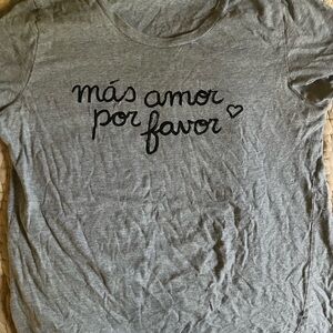 Gray Graphic Tee Mas Amor Por Favor